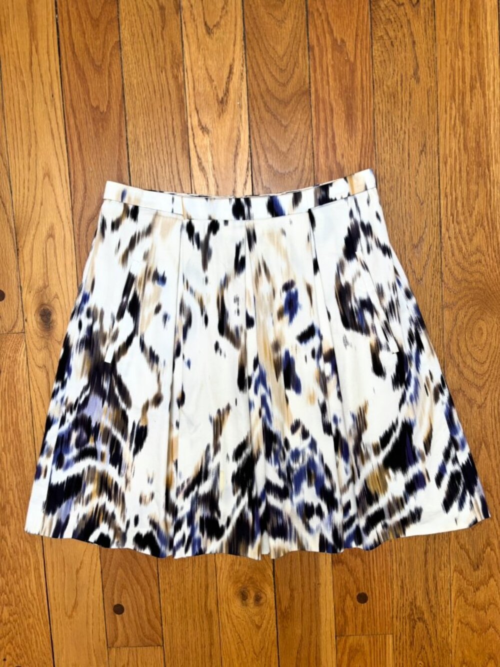 Elie Tahari Blue Off White Abstract Print Pleated A-Line Skirt w Pockets Size 4